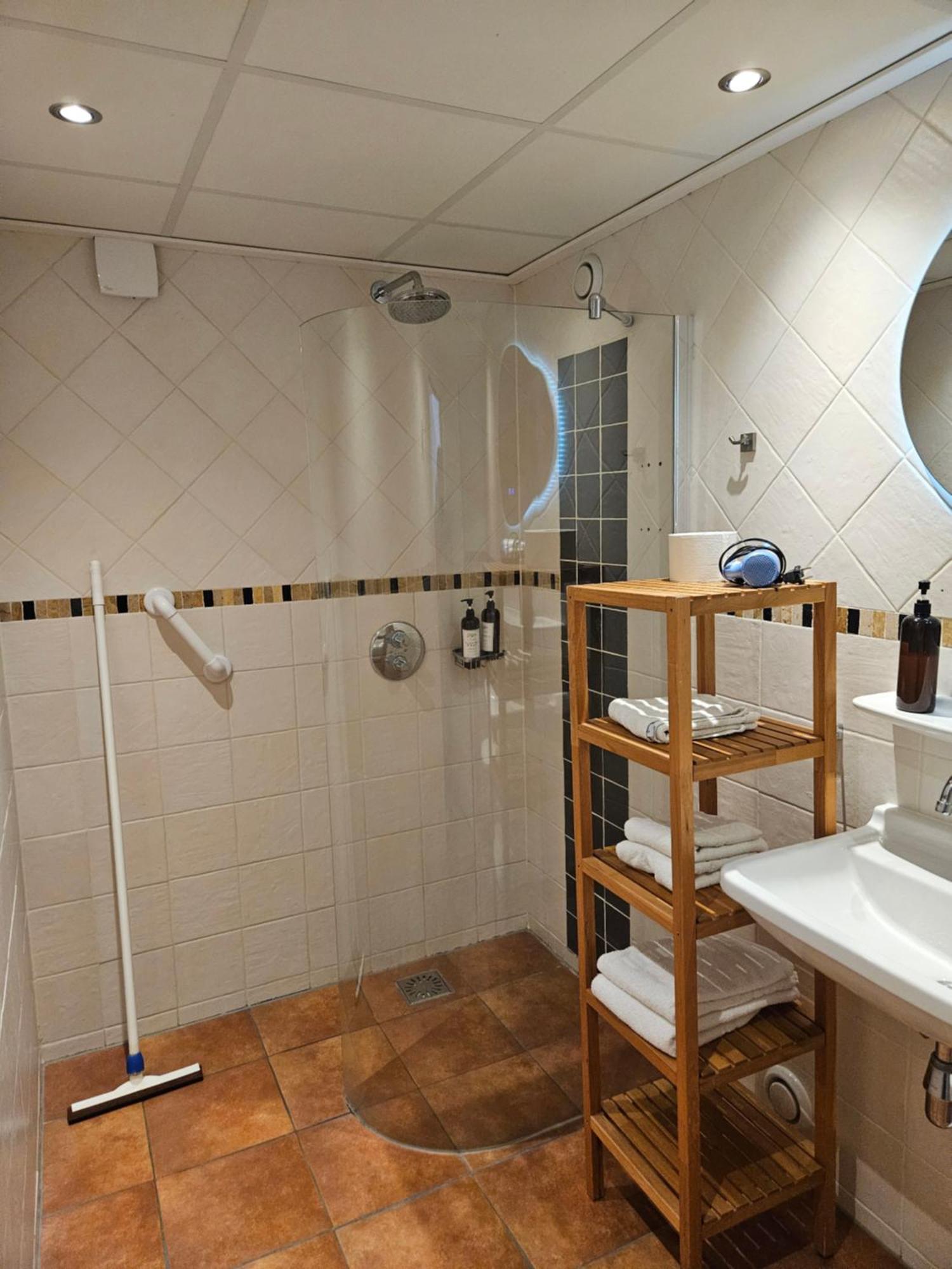 Hotel Dolores Ameland Nes  Esterno foto