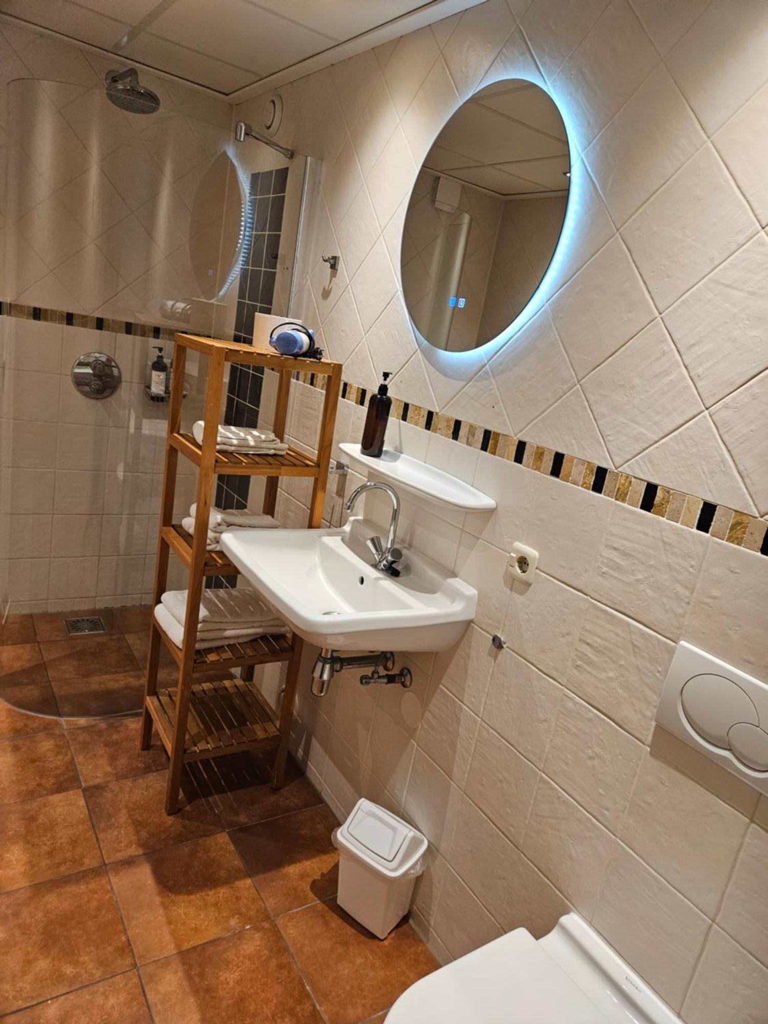Hotel Dolores Ameland Nes  Esterno foto