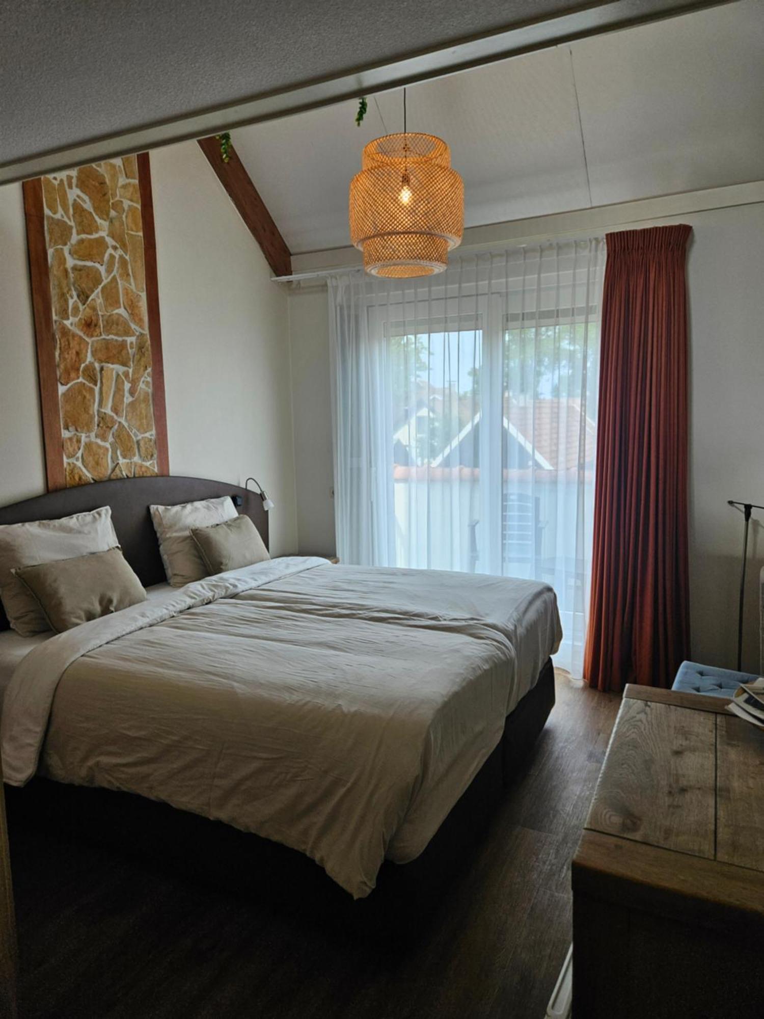Hotel Dolores Ameland Nes  Esterno foto