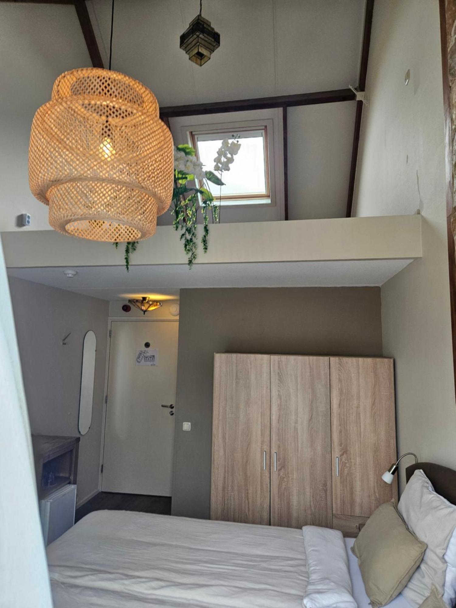Hotel Dolores Ameland Nes  Esterno foto