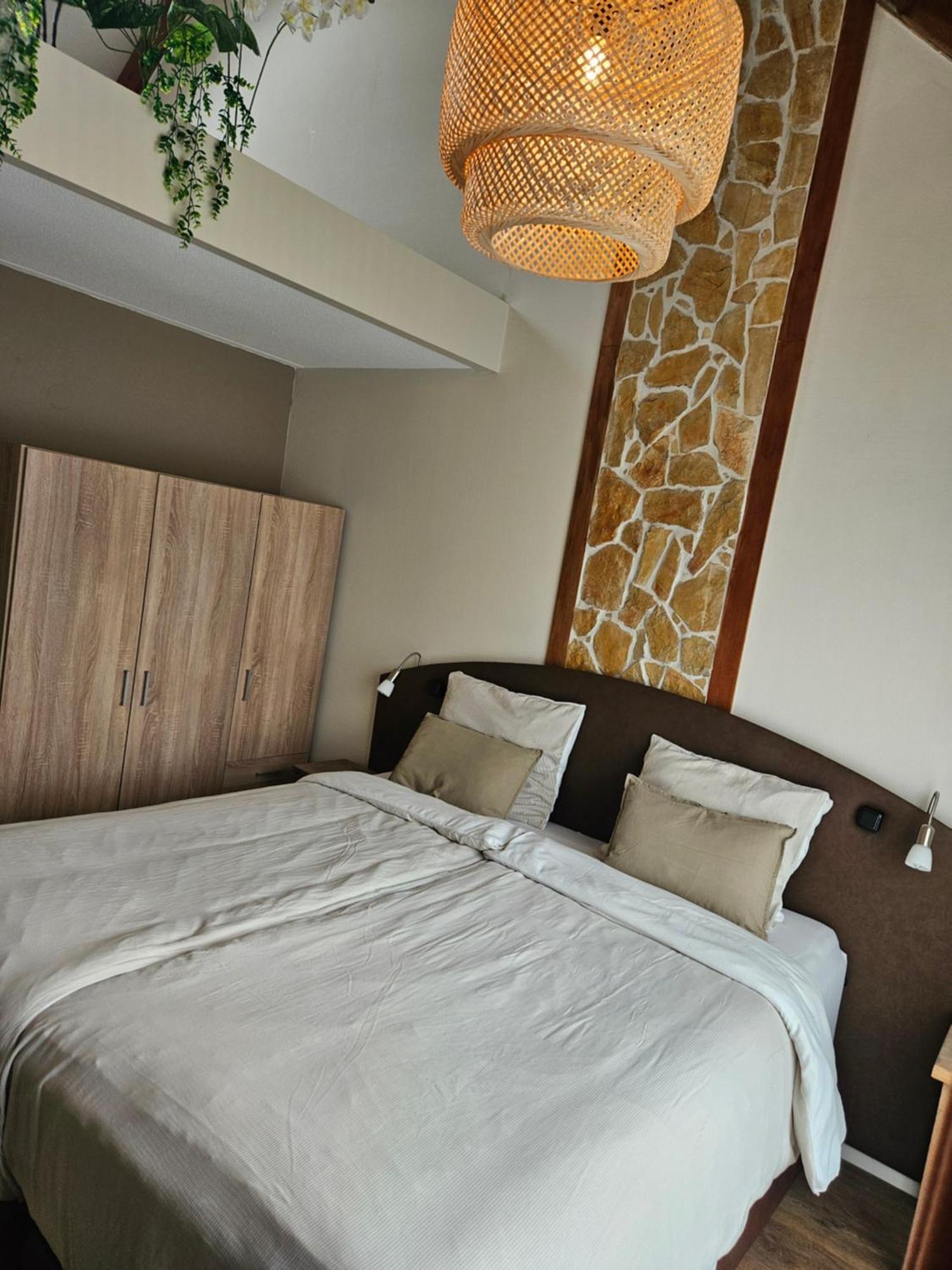 Hotel Dolores Ameland Nes  Esterno foto