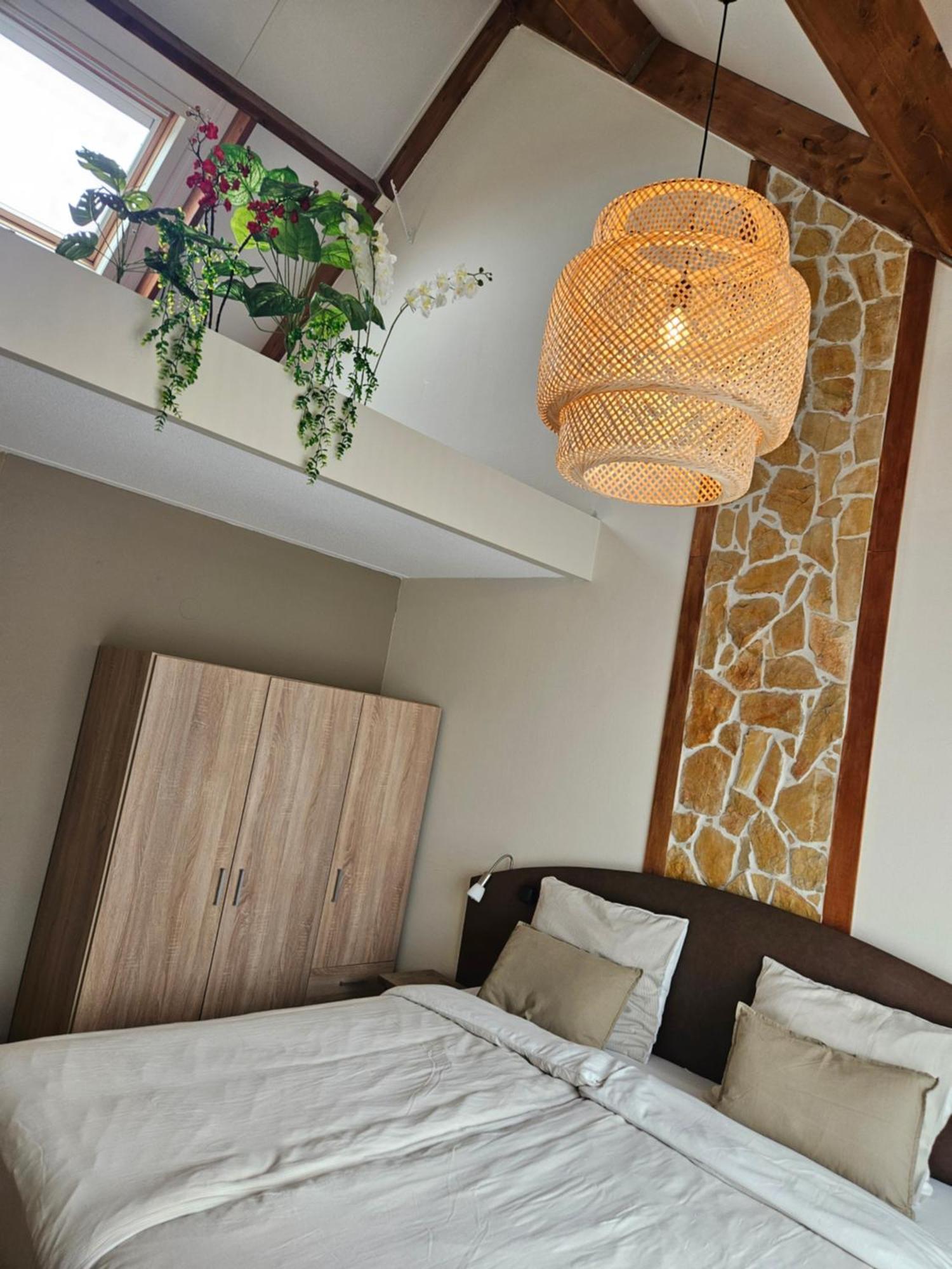 Hotel Dolores Ameland Nes  Esterno foto