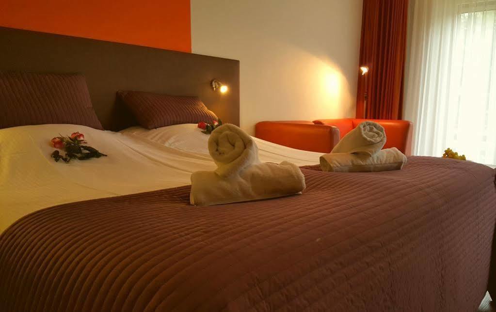 Hotel Dolores Ameland Nes  Esterno foto